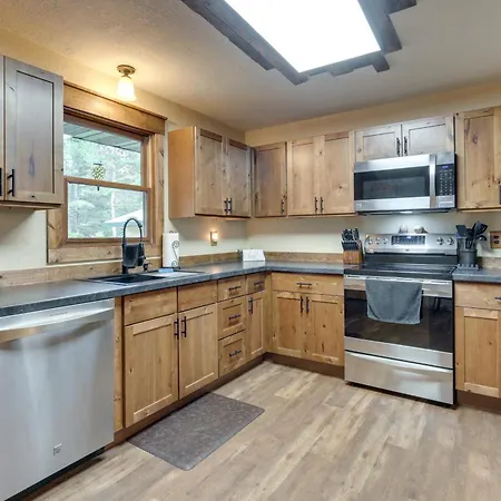 Woodruff Home With Lake Access And Pier, Near Town!